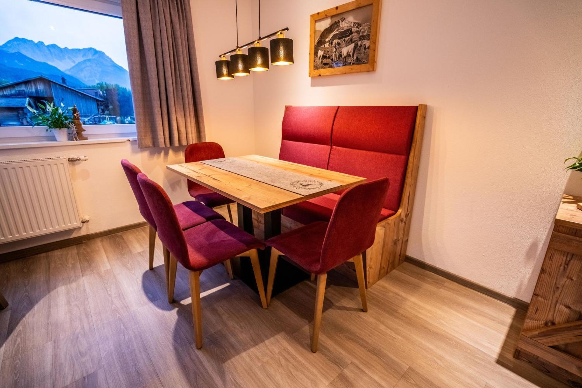 Tiroler Alpblick Appartements 埃尔瓦尔德 外观 照片