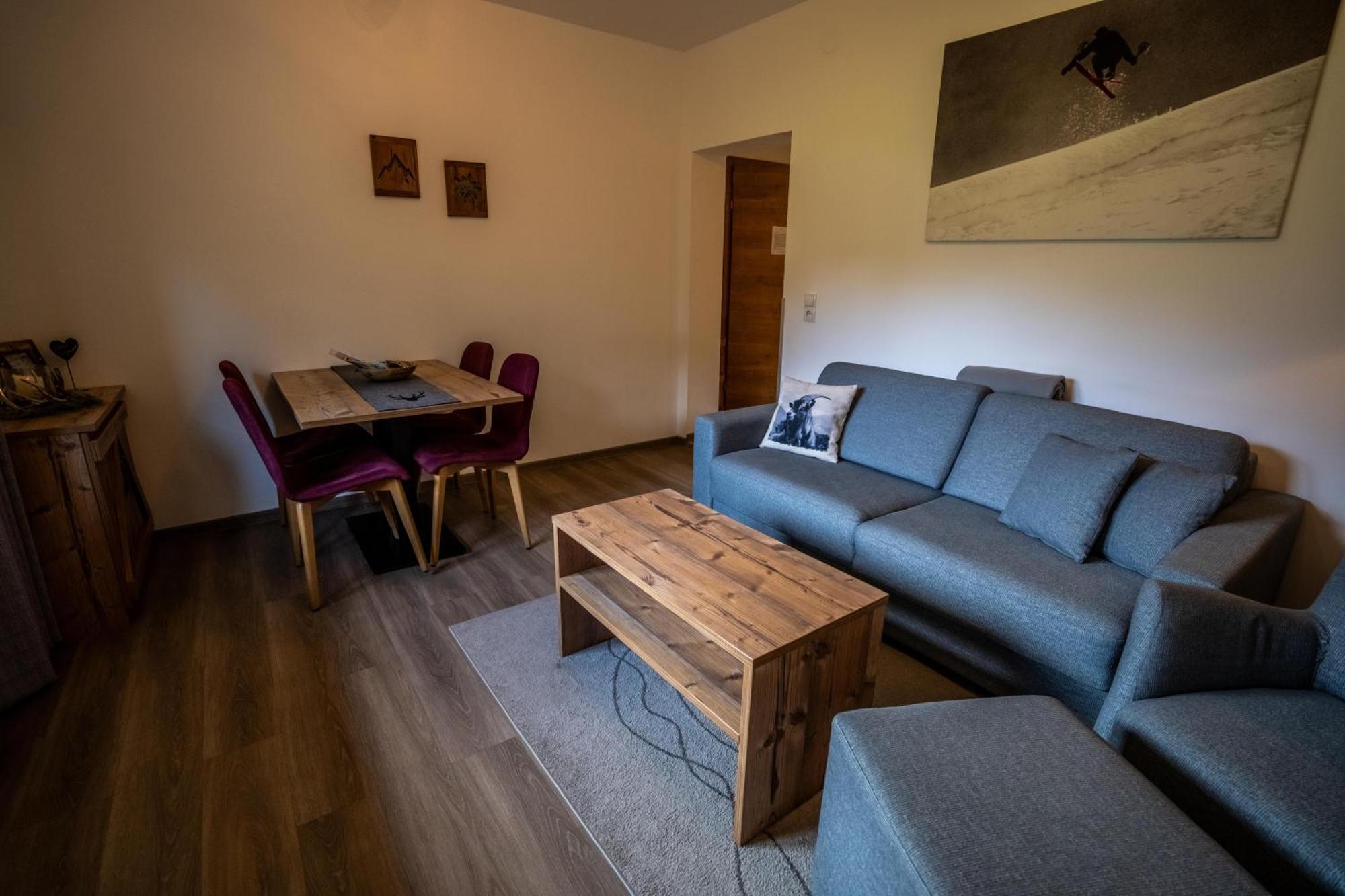Tiroler Alpblick Appartements 埃尔瓦尔德 外观 照片