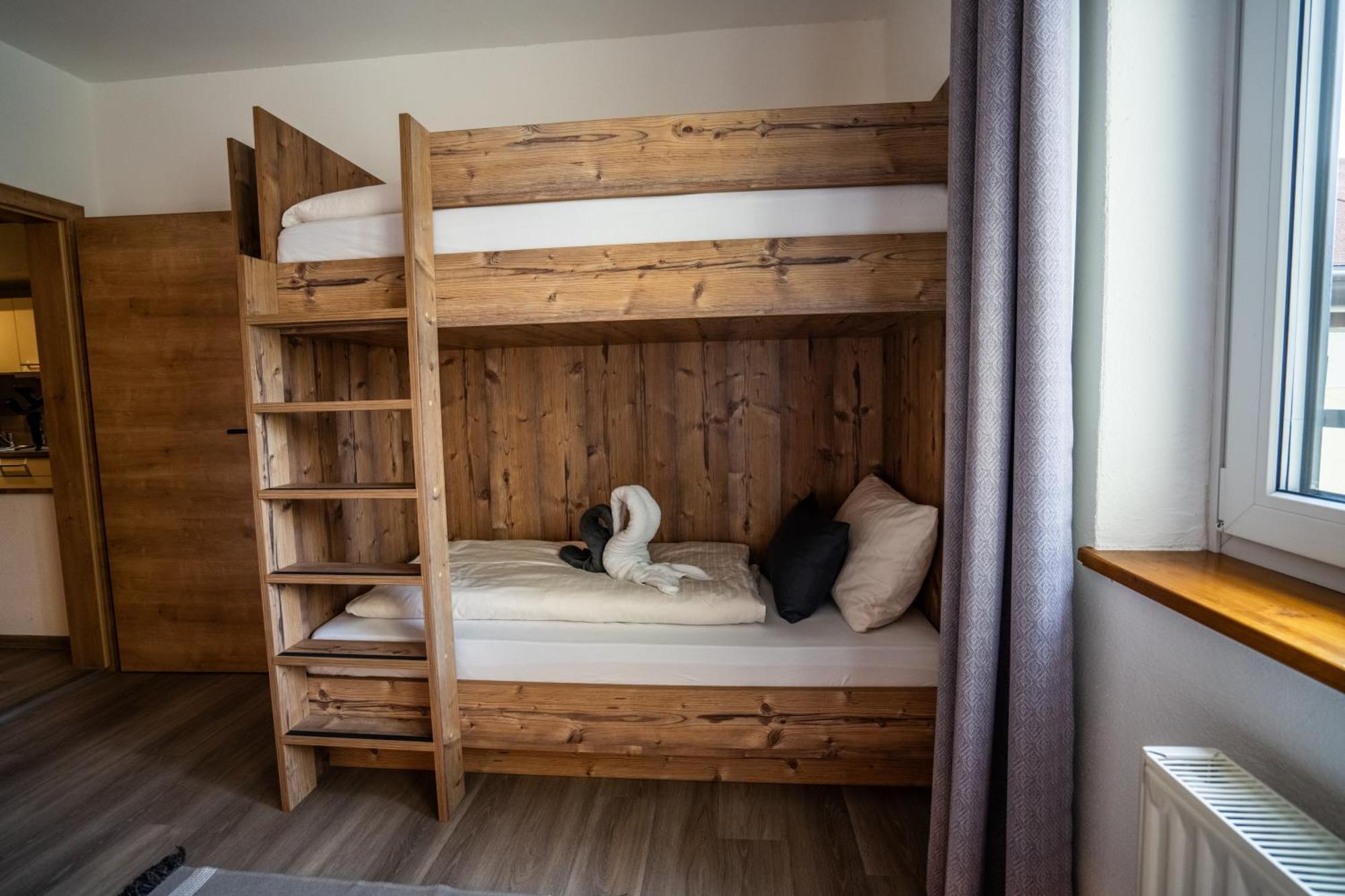 Tiroler Alpblick Appartements 埃尔瓦尔德 外观 照片