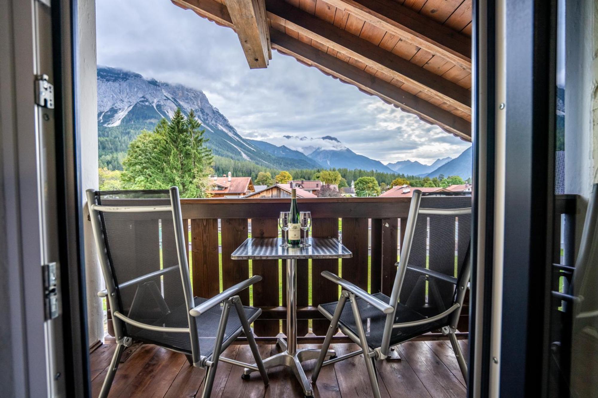 Tiroler Alpblick Appartements 埃尔瓦尔德 外观 照片