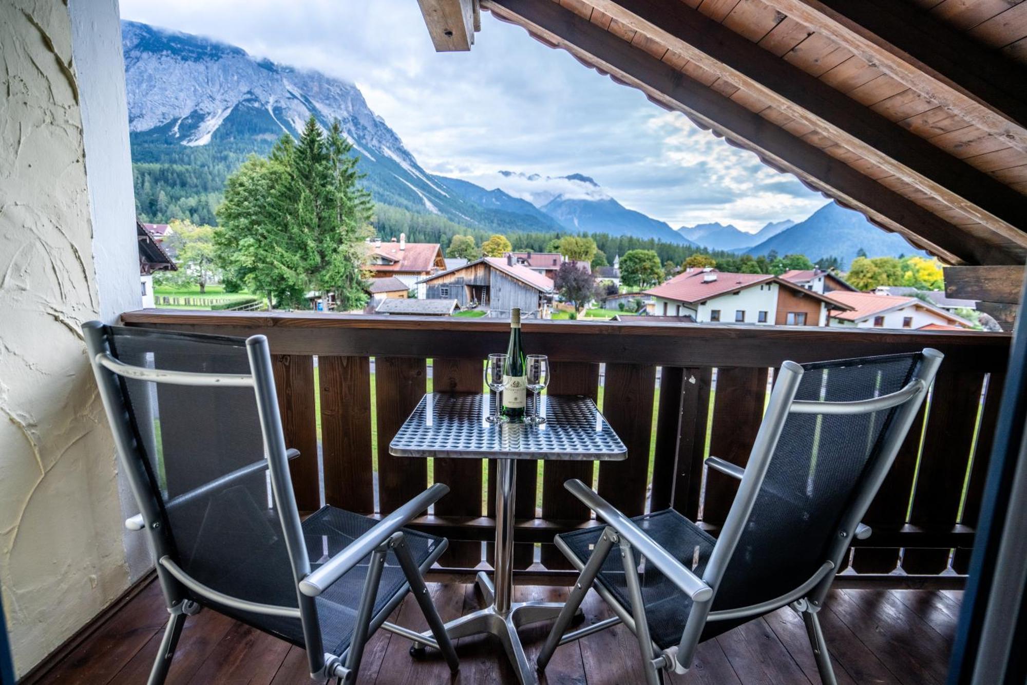 Tiroler Alpblick Appartements 埃尔瓦尔德 外观 照片