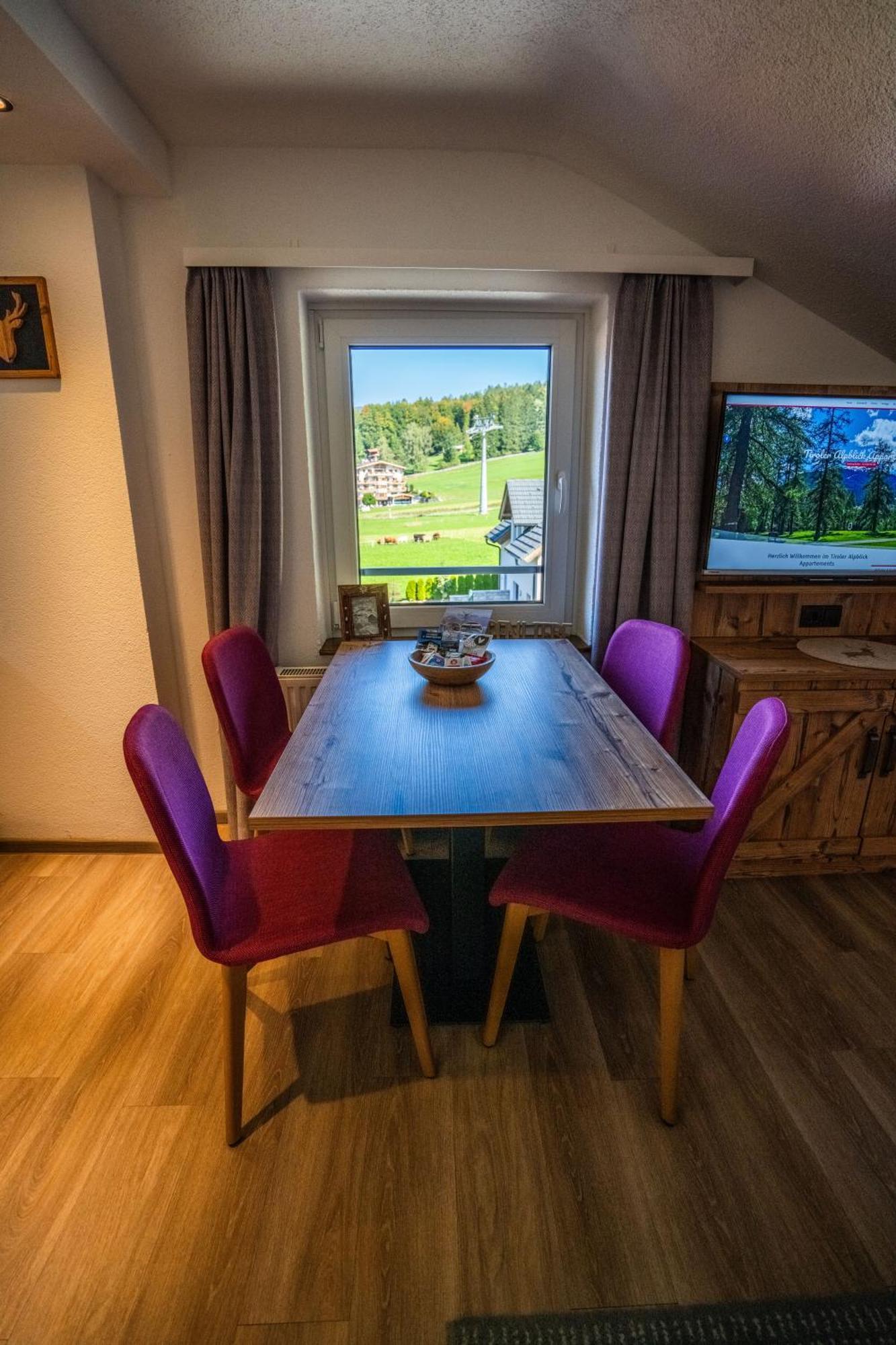 Tiroler Alpblick Appartements 埃尔瓦尔德 外观 照片