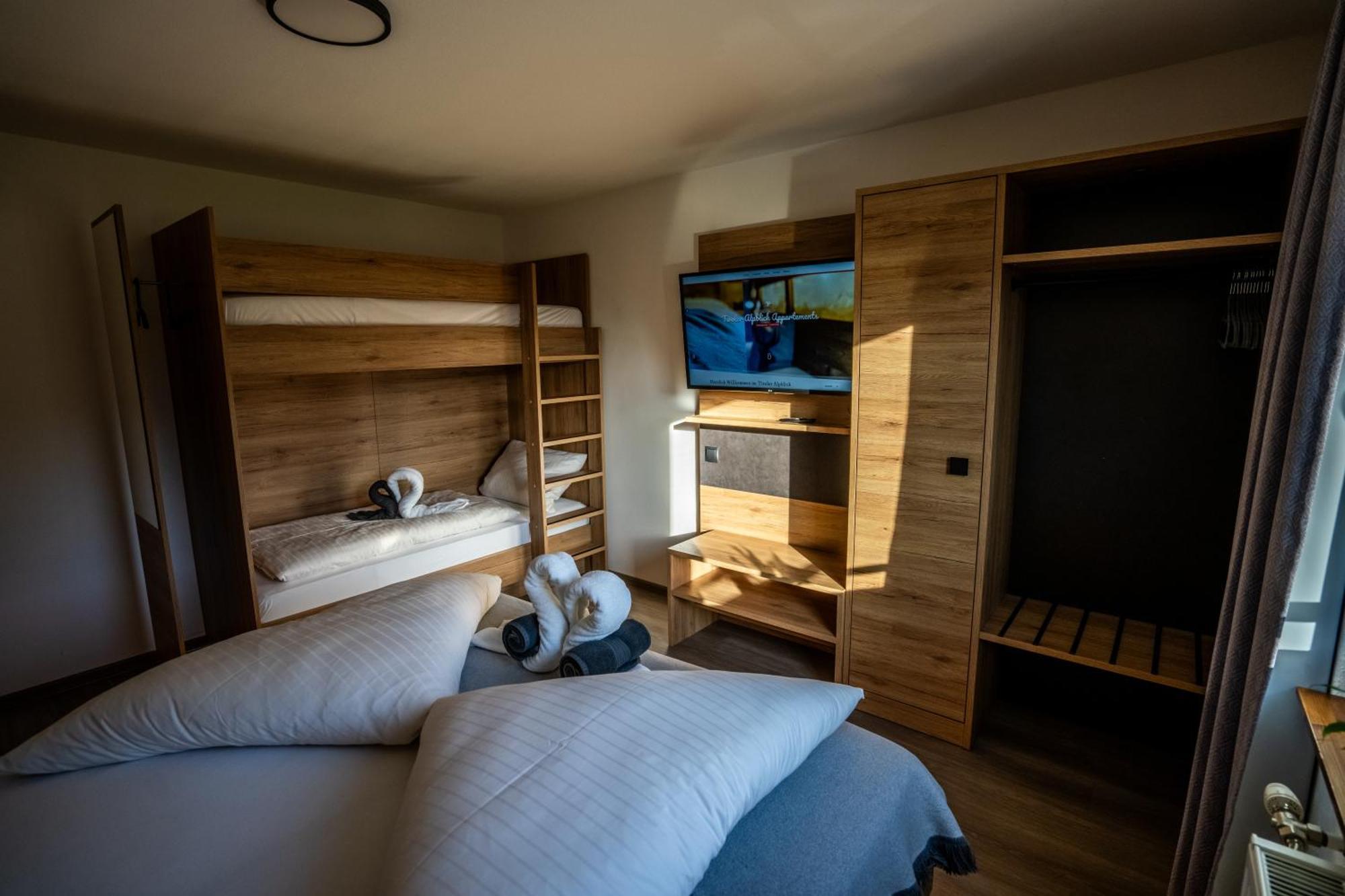 Tiroler Alpblick Appartements 埃尔瓦尔德 外观 照片