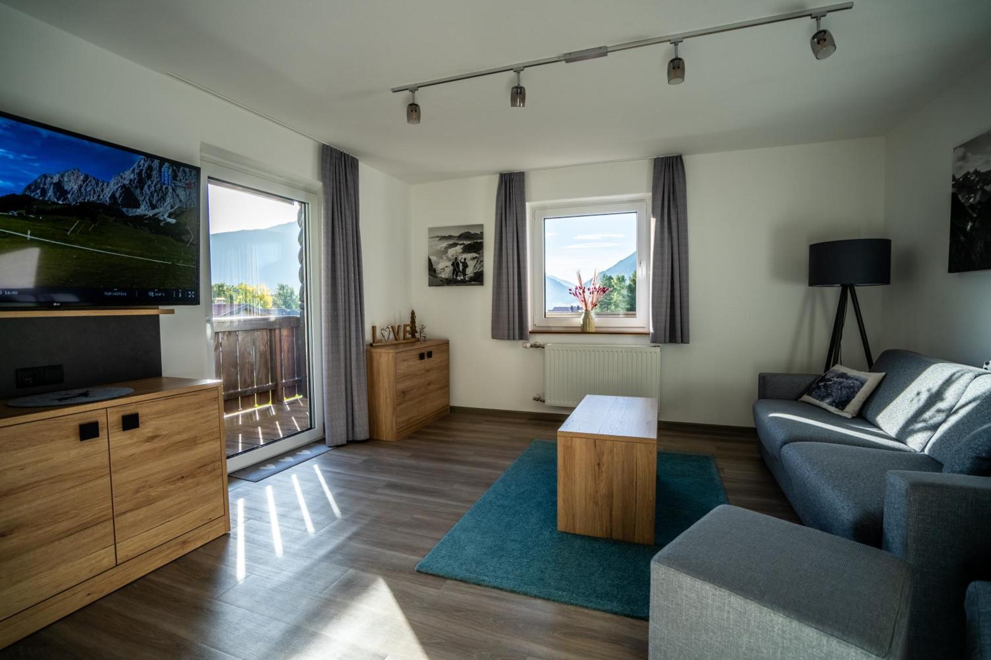 Tiroler Alpblick Appartements 埃尔瓦尔德 外观 照片